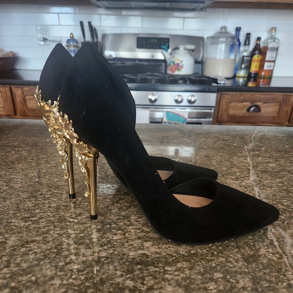 Elegant Black and Gold Women's Heels